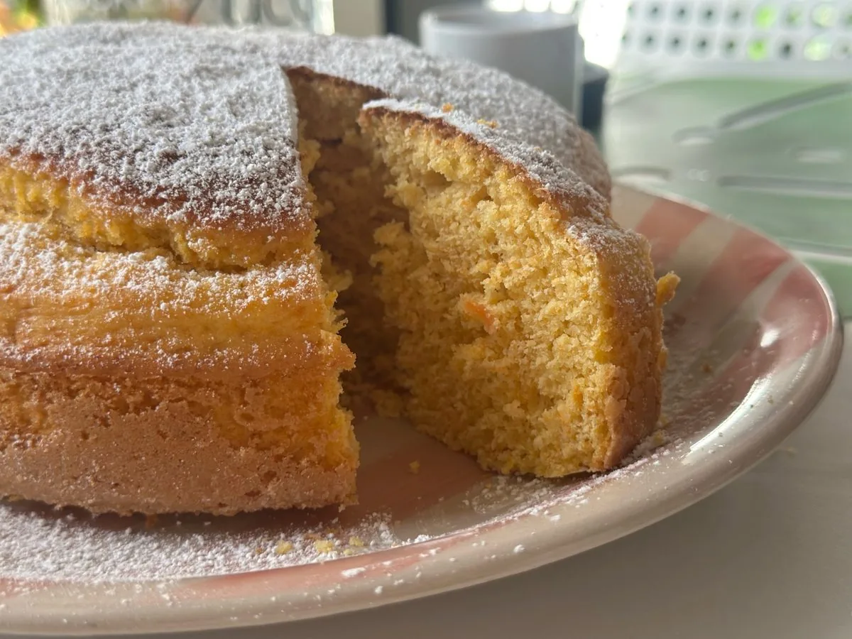 Torta fit alle carote per colazione